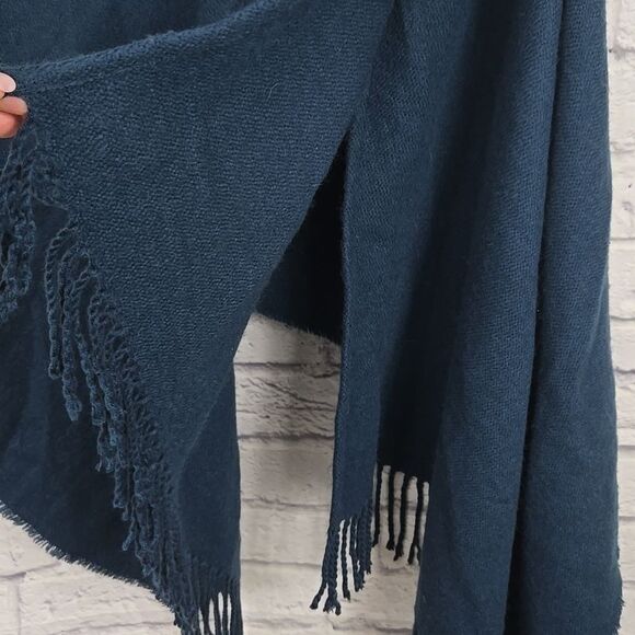 Brooks Brothers Women's Navy Blue Winter Cape Poncho Wrap Fringe Scarf Shawl OS - Picture 6 of 10